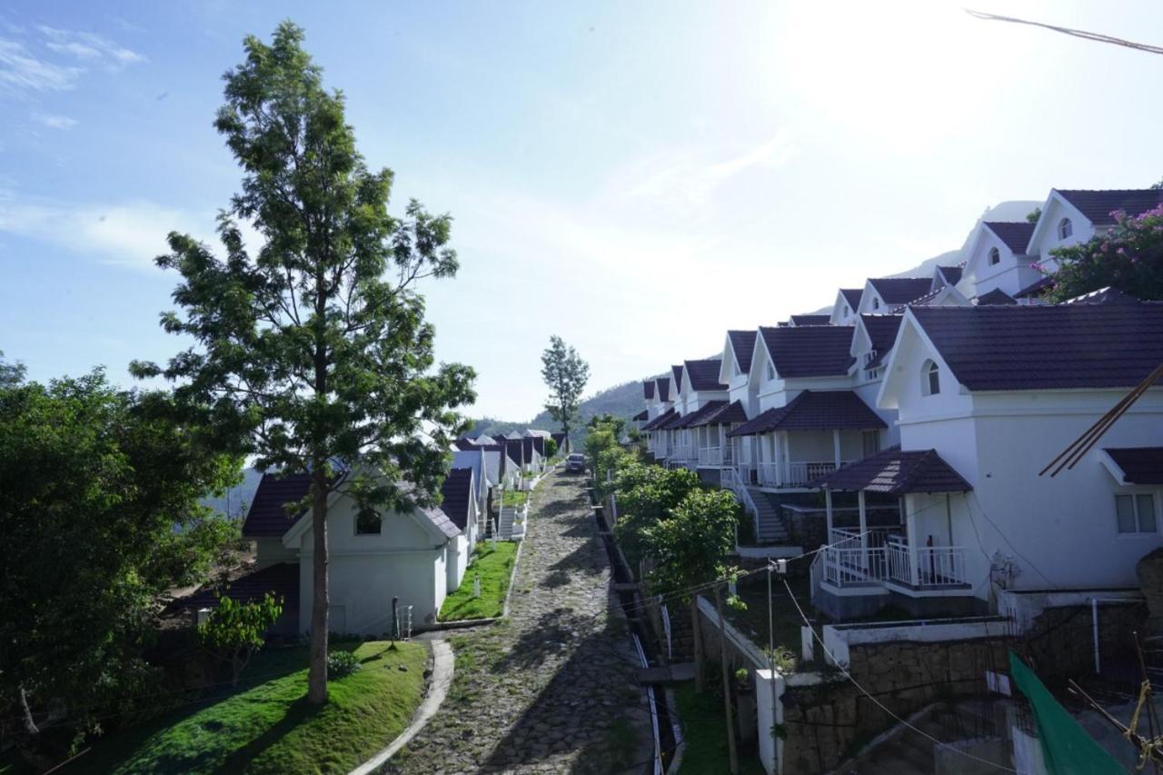 Mirth Hotels And Resorts Kanthalloor Exterior foto