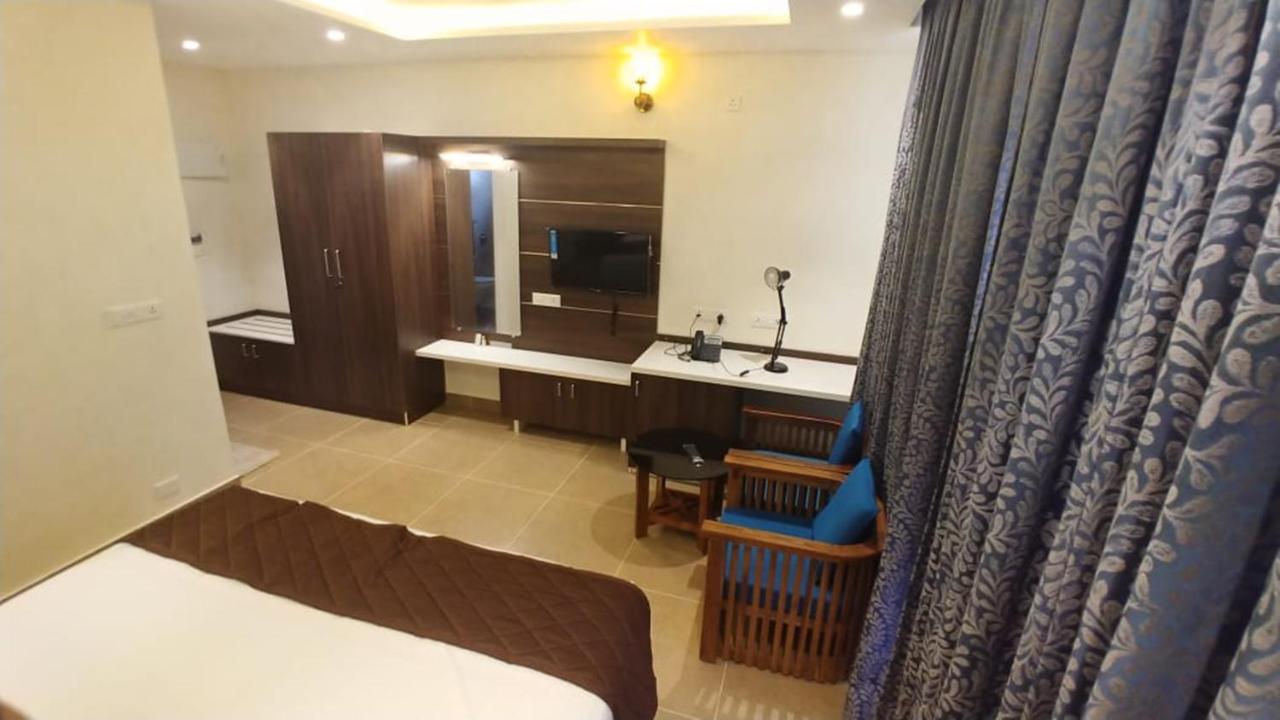 Mirth Hotels And Resorts Kanthalloor Exterior foto